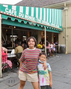 IMG_0366 Megan and Phelan, Cafe Du Monde, New Orleans, LA