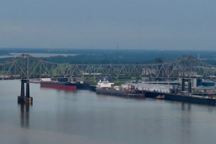 IMG_3921 Horace Wilkinson Bridge (I-10 over the Mississippi River), Baton Rouge, LA